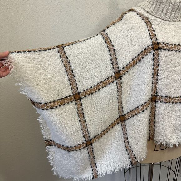 NWOT WORLD MARKET Plaid Poncho Shawl in Cream Brown - Picture 4 of 11